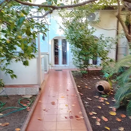 Sofia E Sveva Con Giardino *
